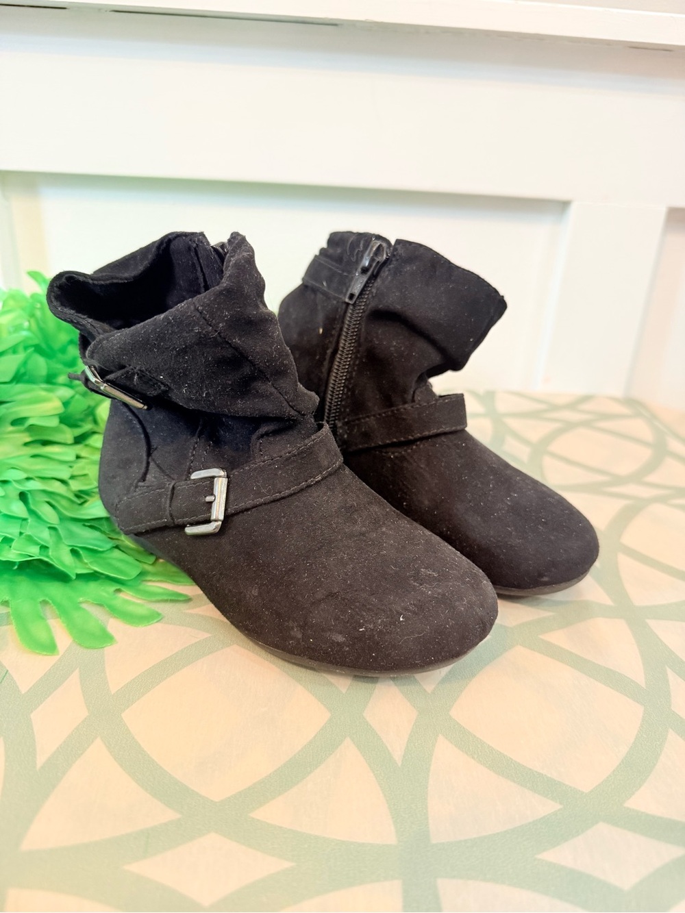 10/$25 • George Rockette Black Suede Ankle Boots